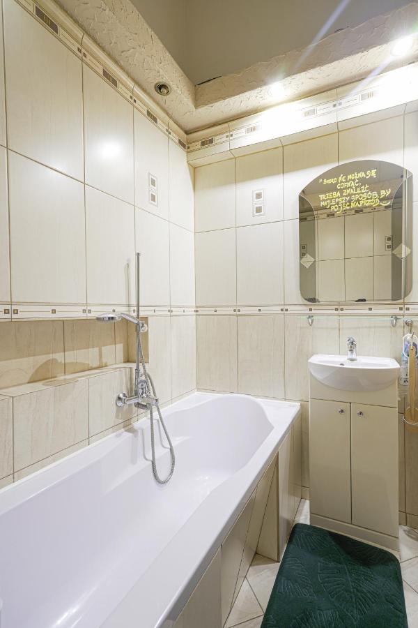 Apartament Zwyciezcow Apartment